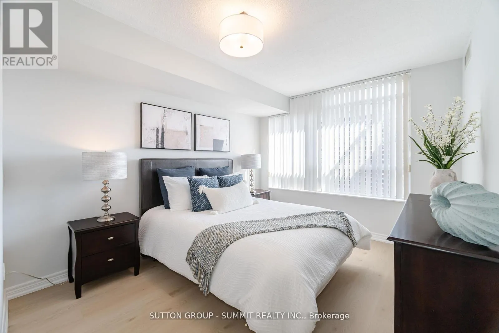 2310 - 310 BURNHAMTHORPE ROAD W