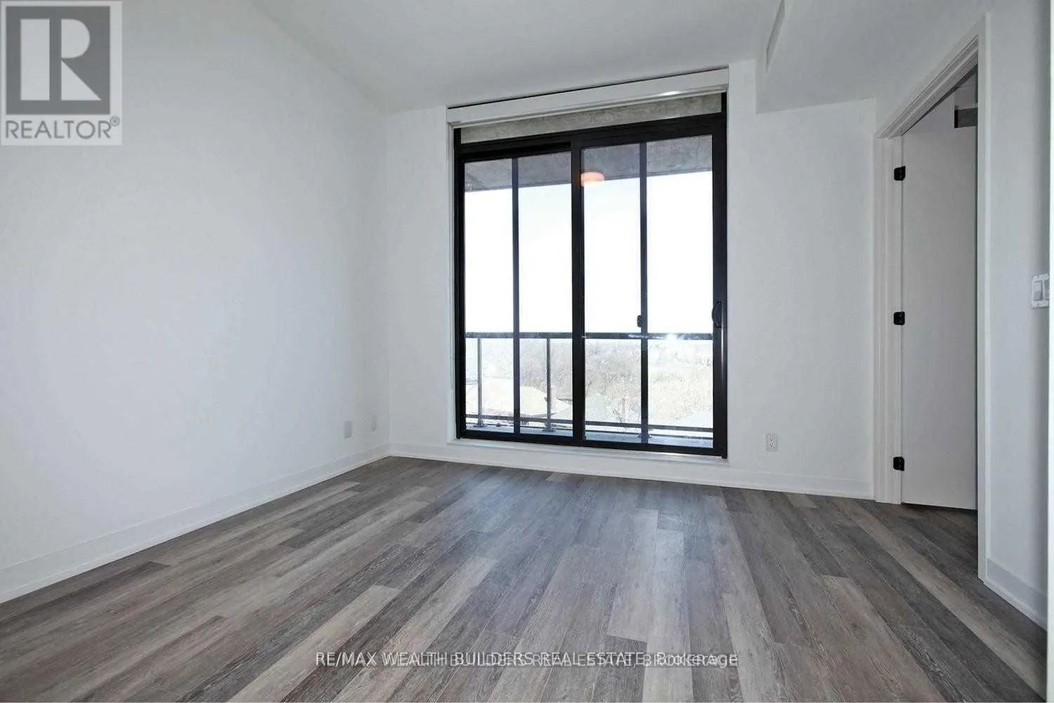 511 - 2118 BLOOR STREET W