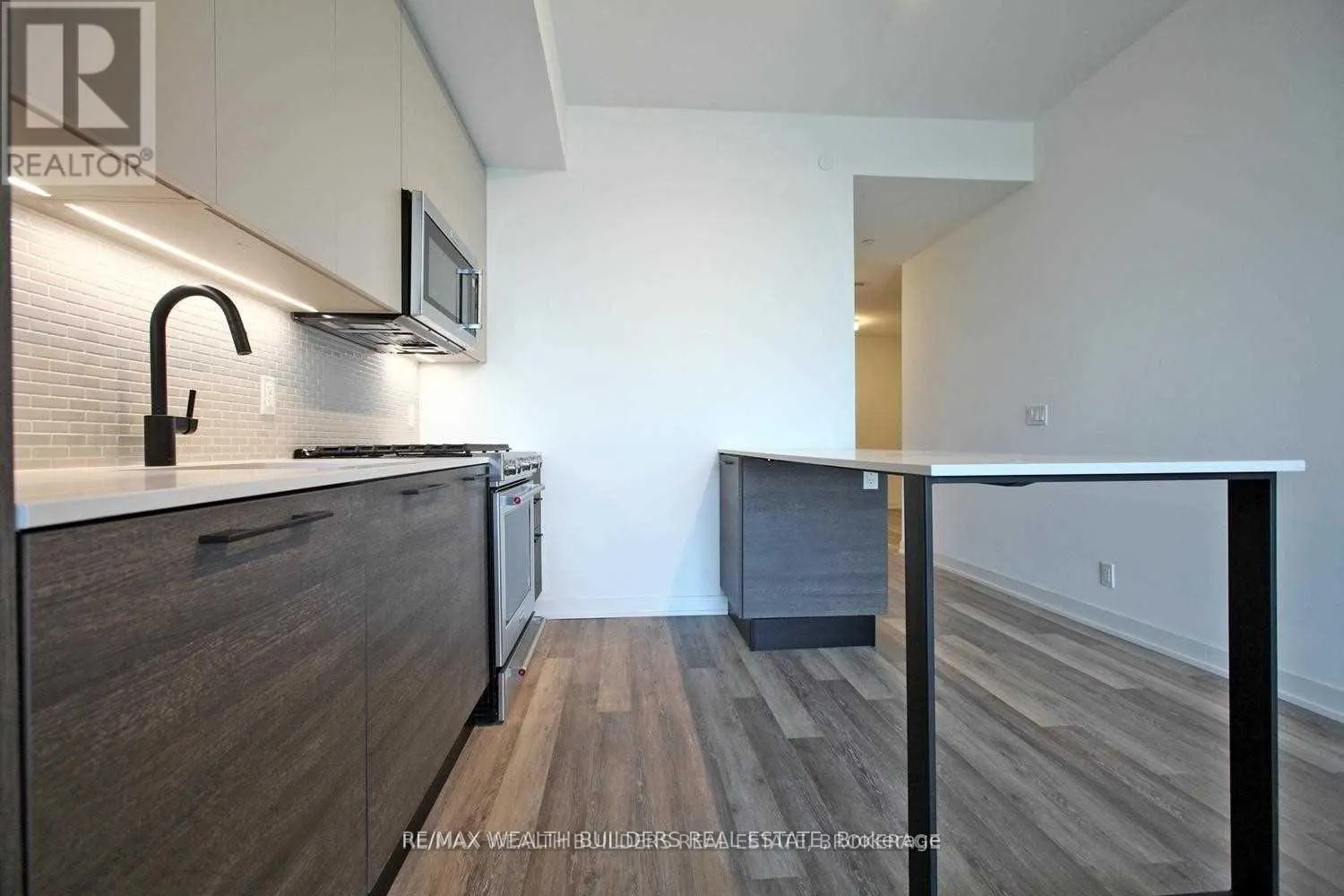 511 - 2118 BLOOR STREET W