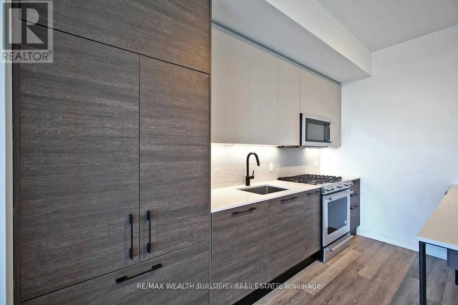 511 - 2118 BLOOR STREET W