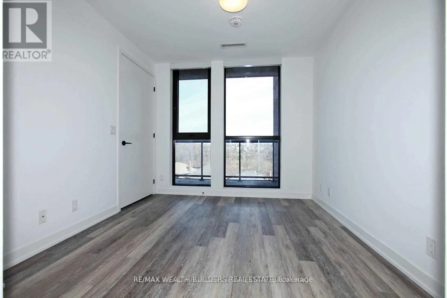 511 - 2118 BLOOR STREET W