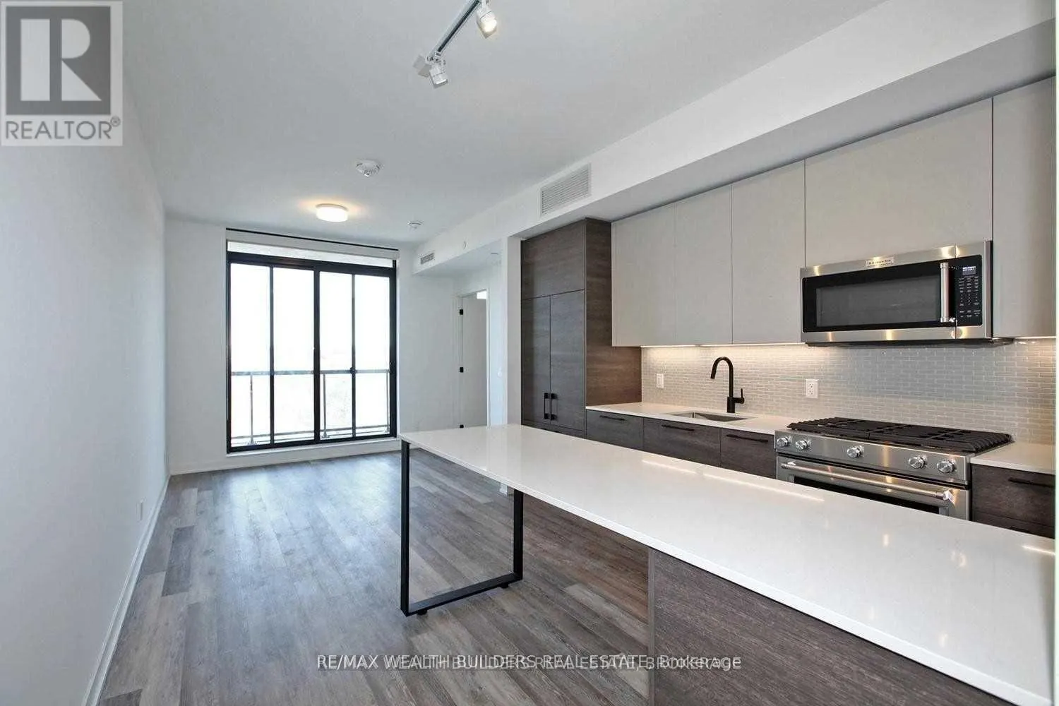 511 - 2118 BLOOR STREET W