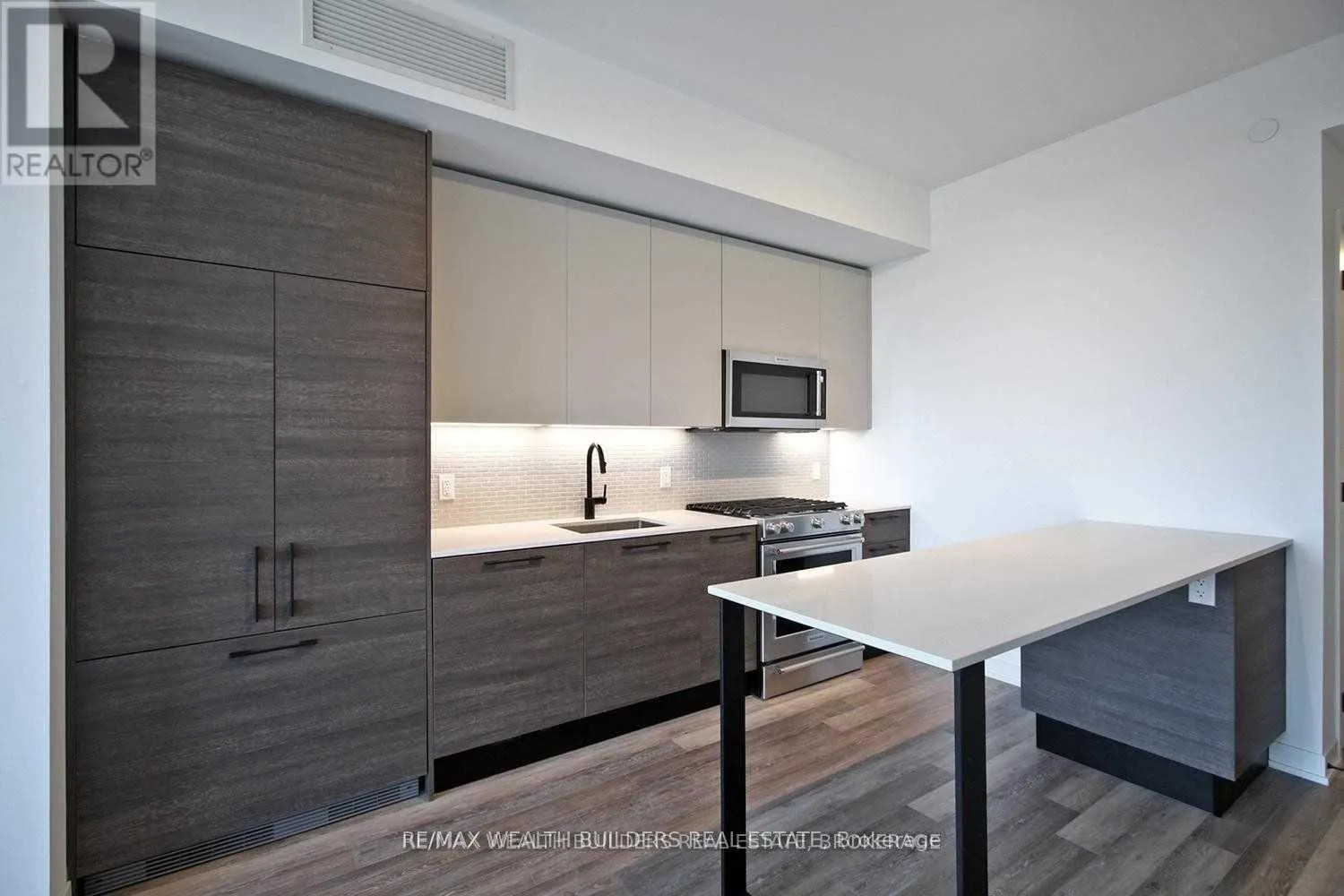 511 - 2118 BLOOR STREET W