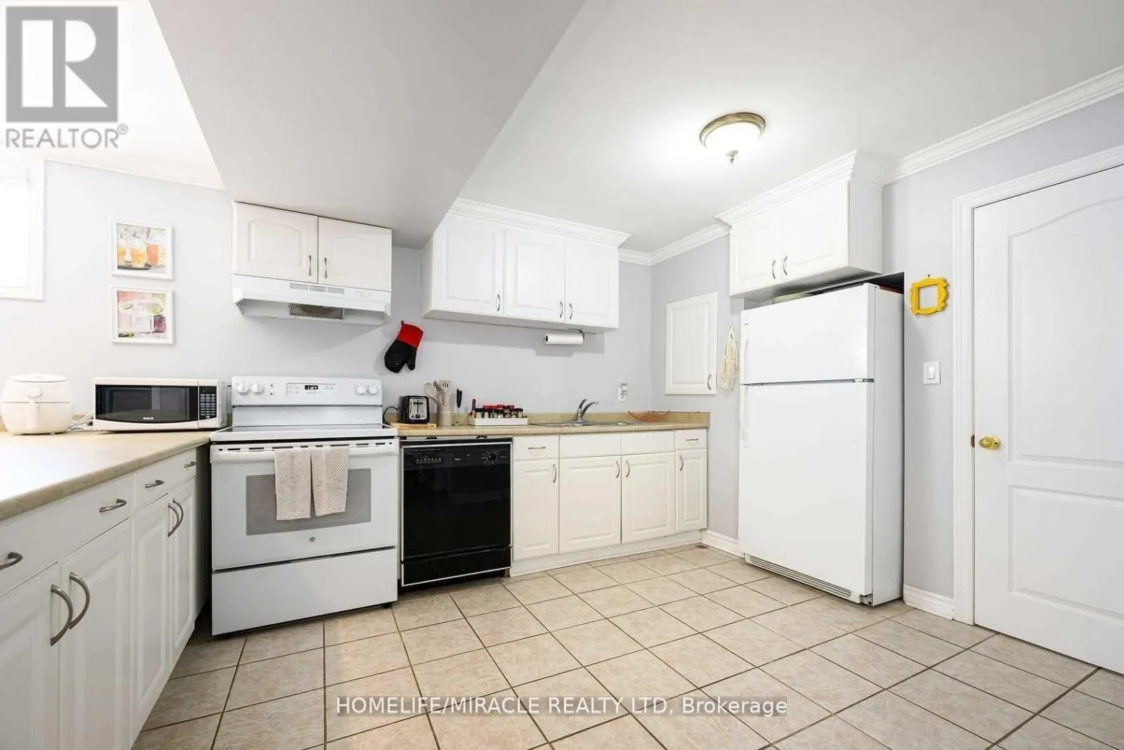 (BSMT.) - 1 LADYWOOD CRESCENT
