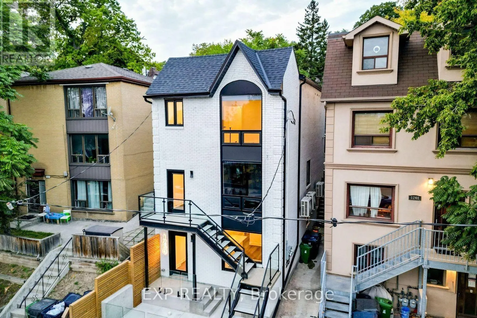 2 - 1250 DAVENPORT AVENUE