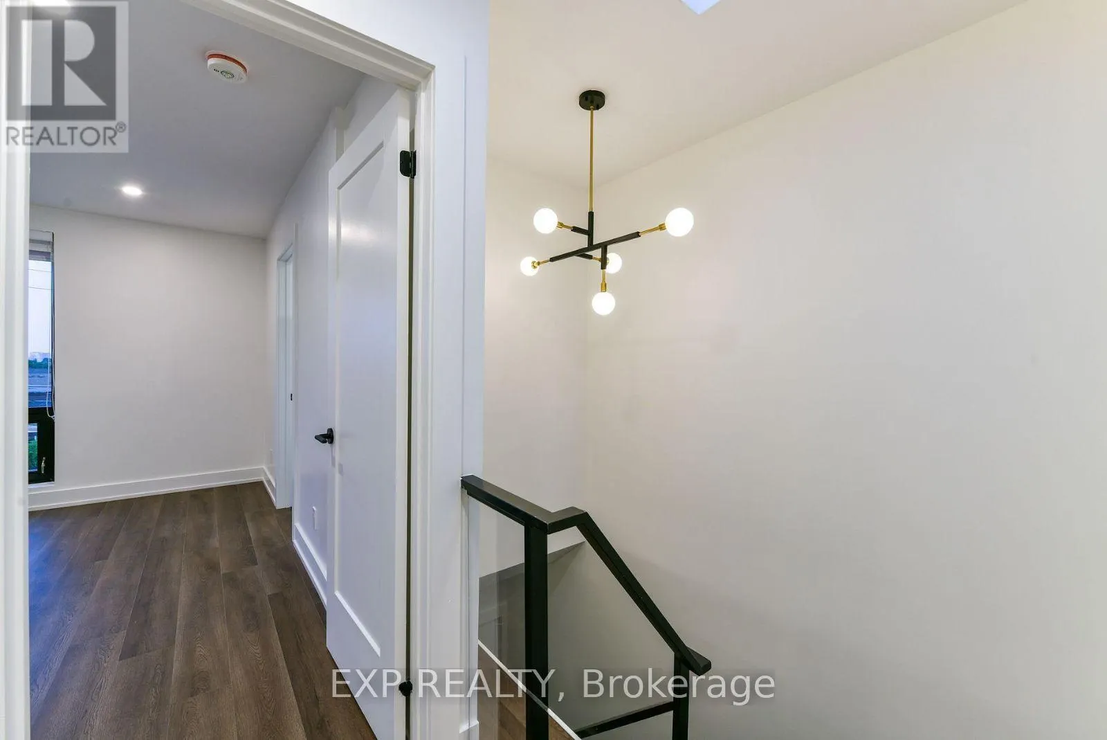 3 - 1250 DAVENPORT AVENUE