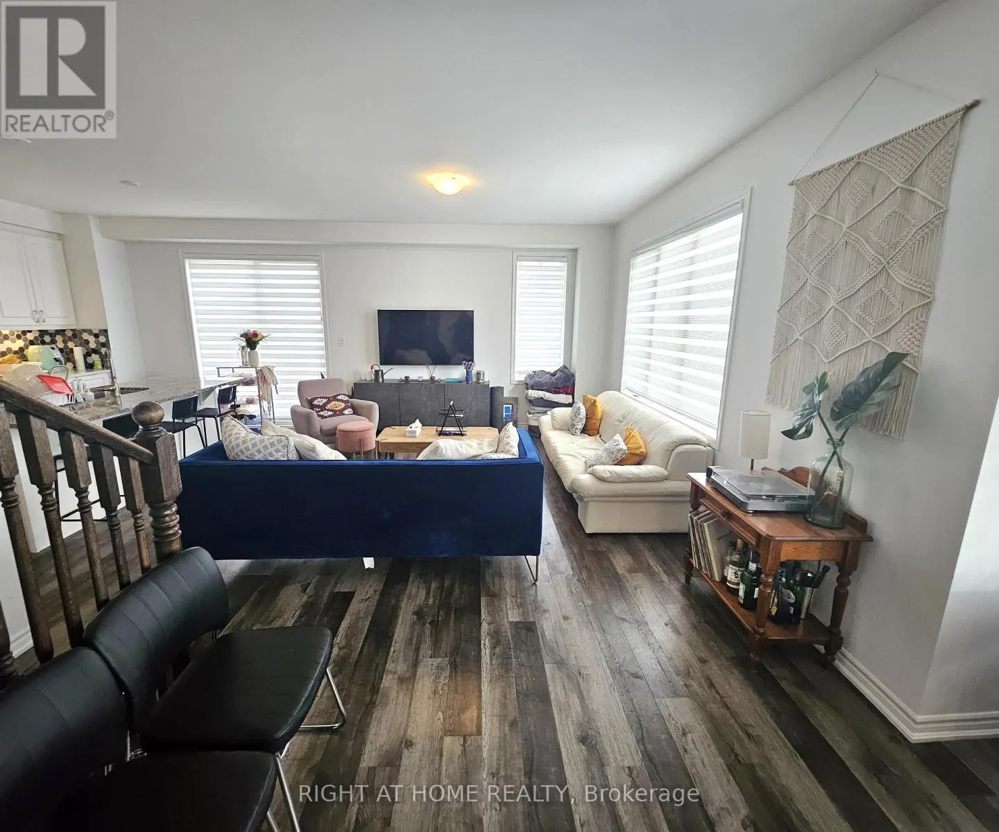 852 ASPEN TERRACE