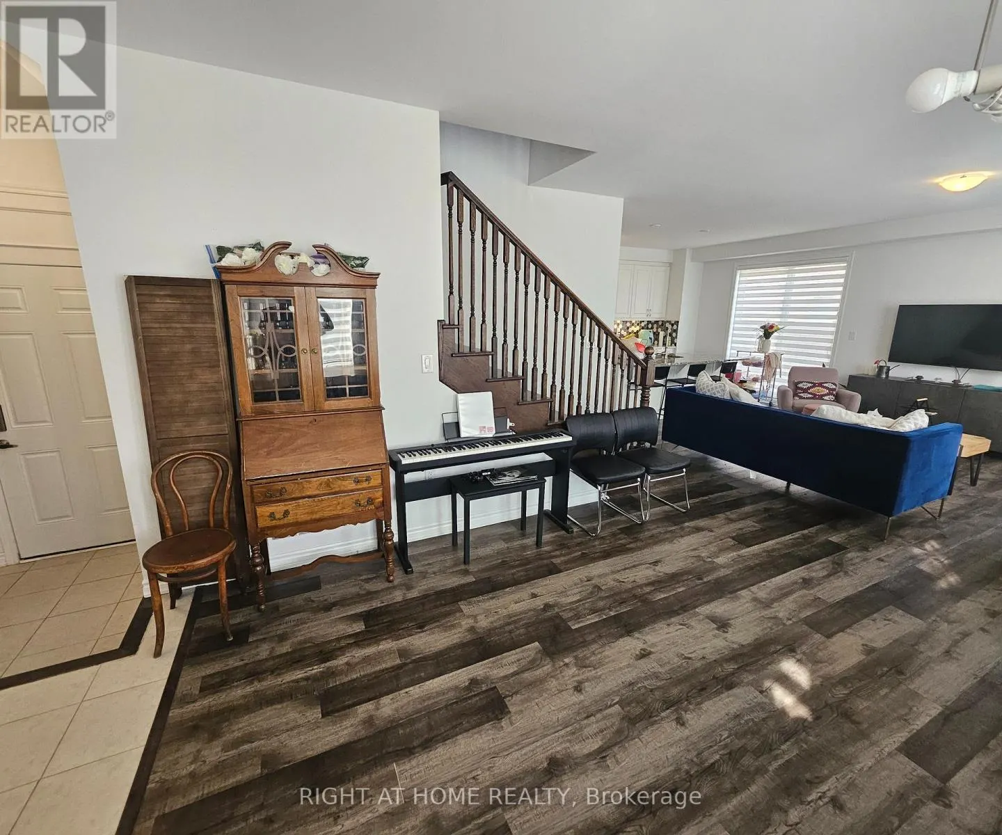852 ASPEN TERRACE