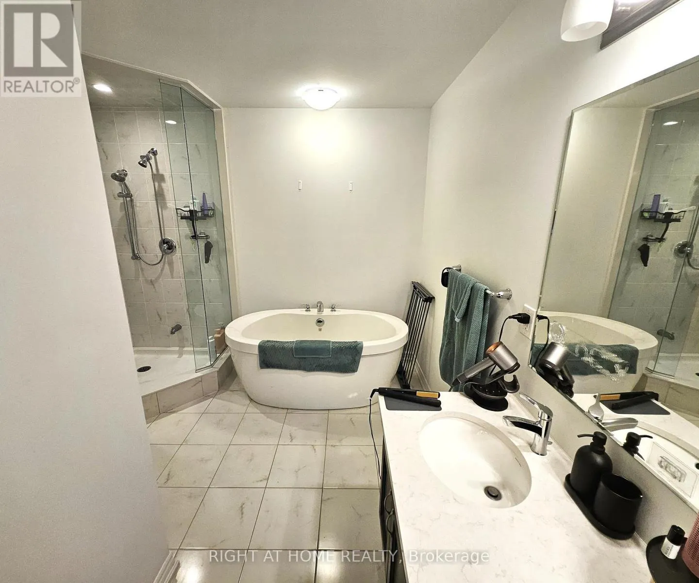 852 ASPEN TERRACE