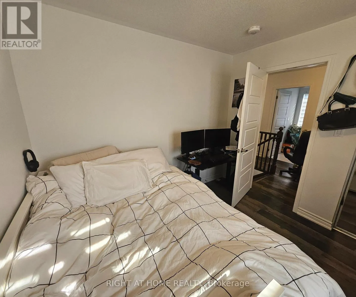 852 ASPEN TERRACE