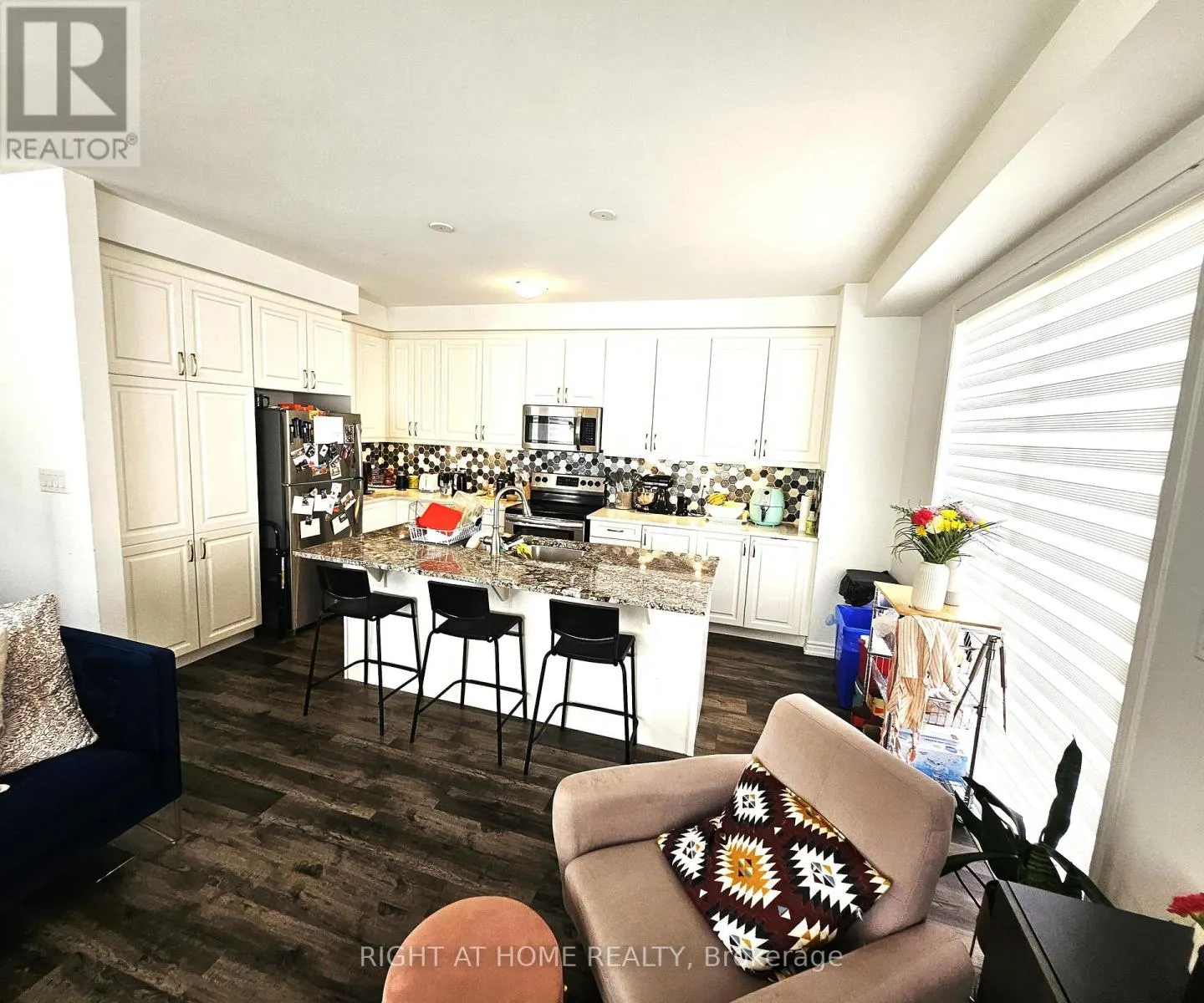 852 ASPEN TERRACE