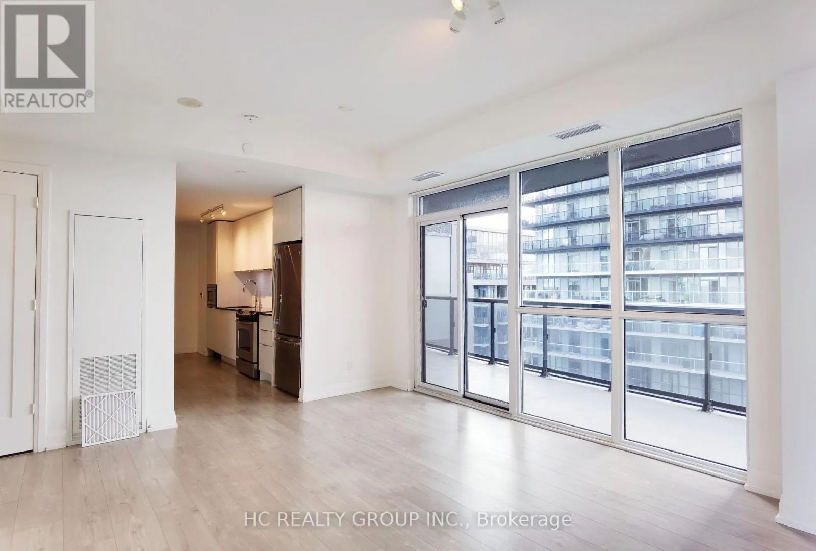 909 - 110 MARINE PARADE DRIVE
