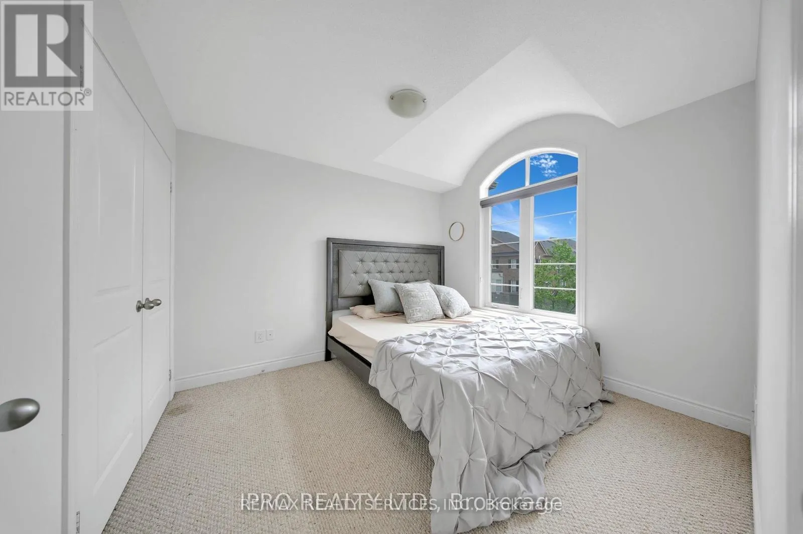 12 GOODSWAY STREET