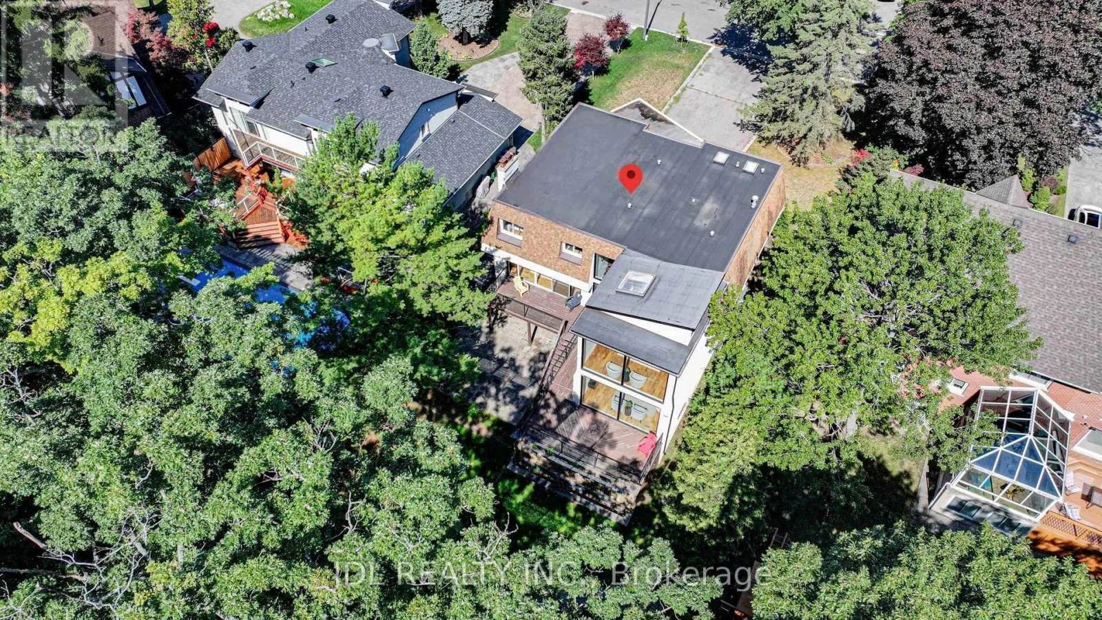 2431 JARVIS STREET S
