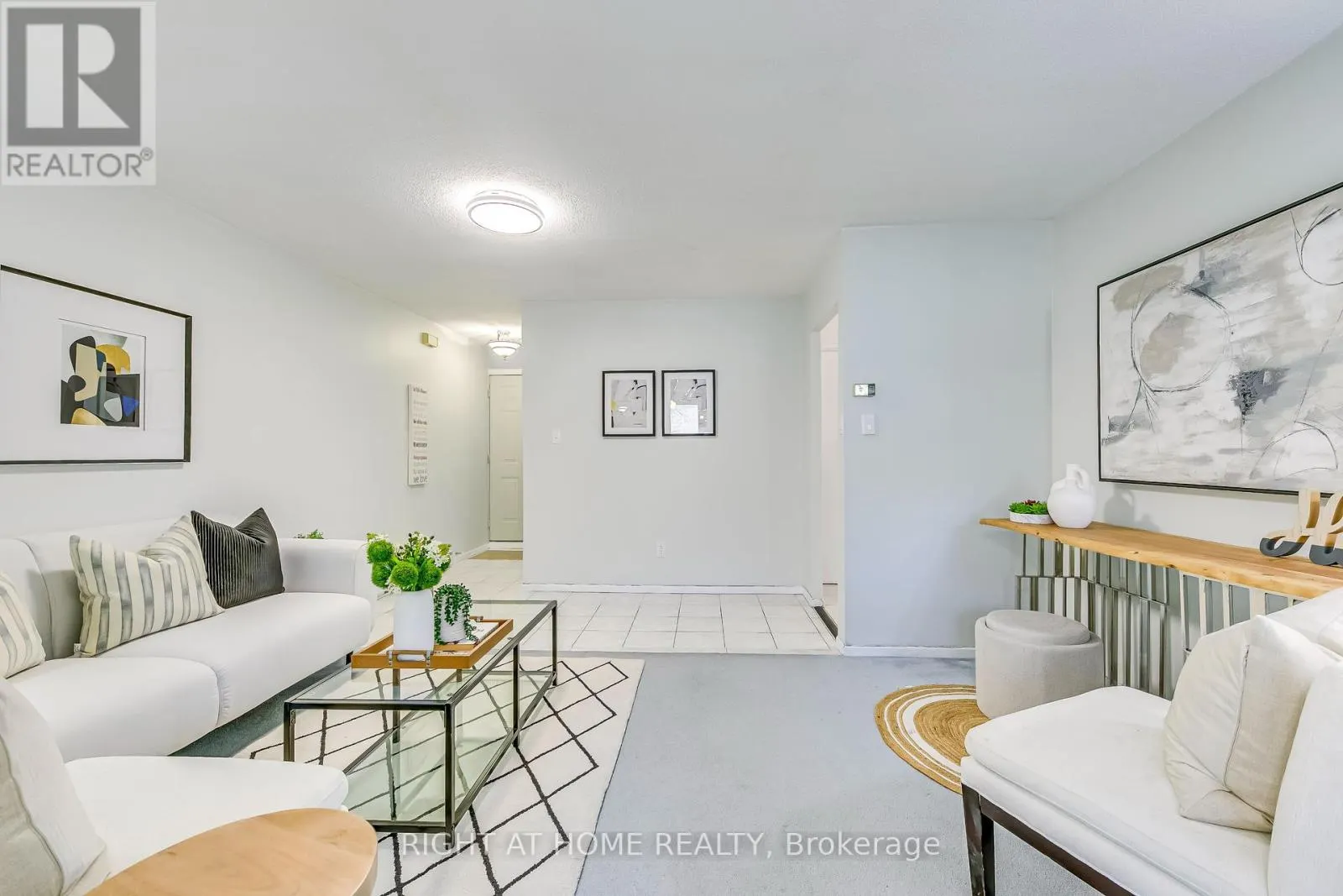 202 - 1055 DUNDAS STREET E