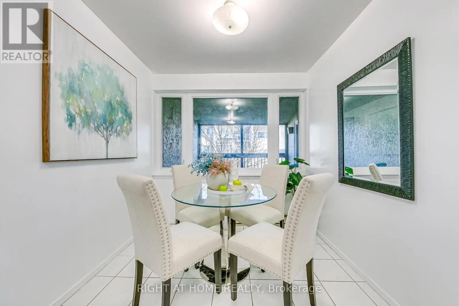 202 - 1055 DUNDAS STREET E
