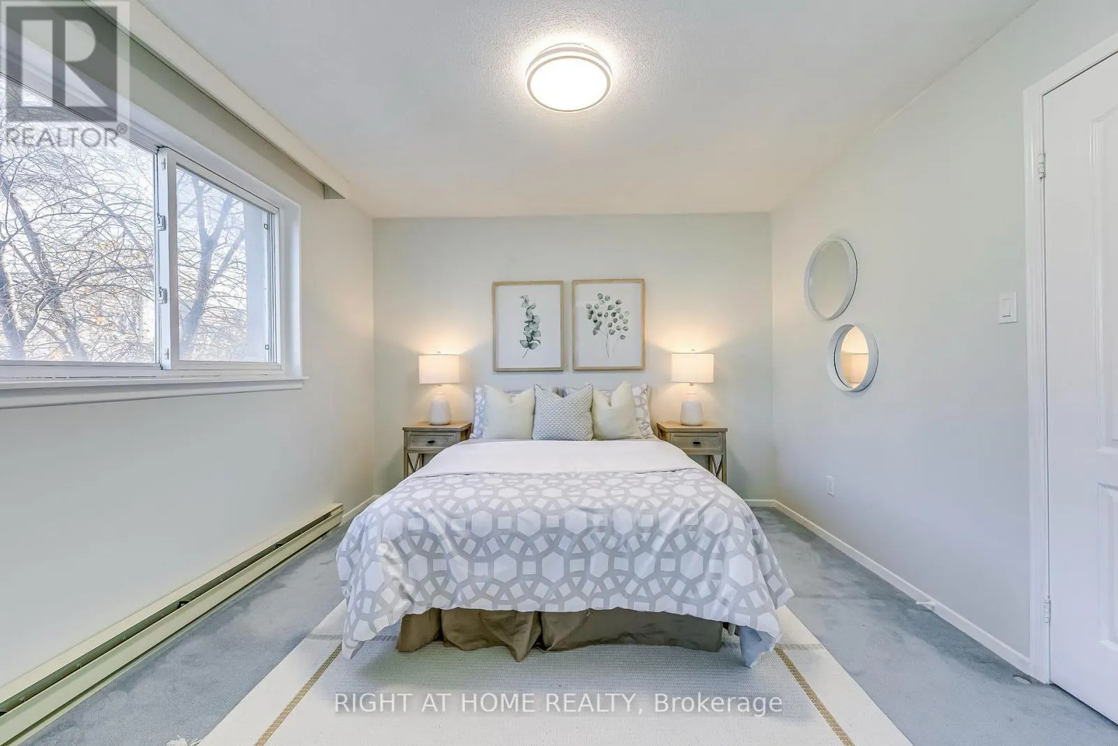 202 - 1055 DUNDAS STREET E