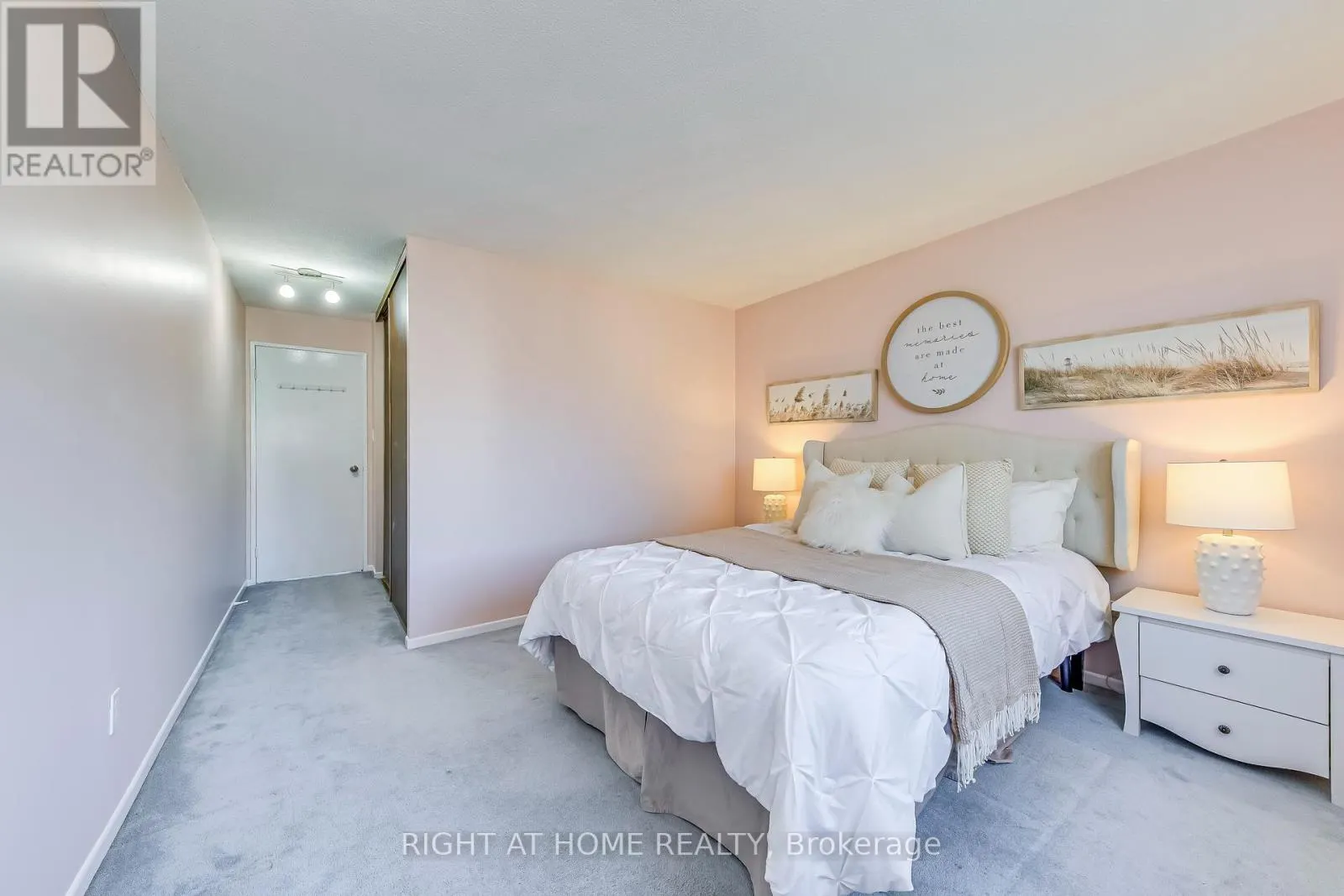202 - 1055 DUNDAS STREET E