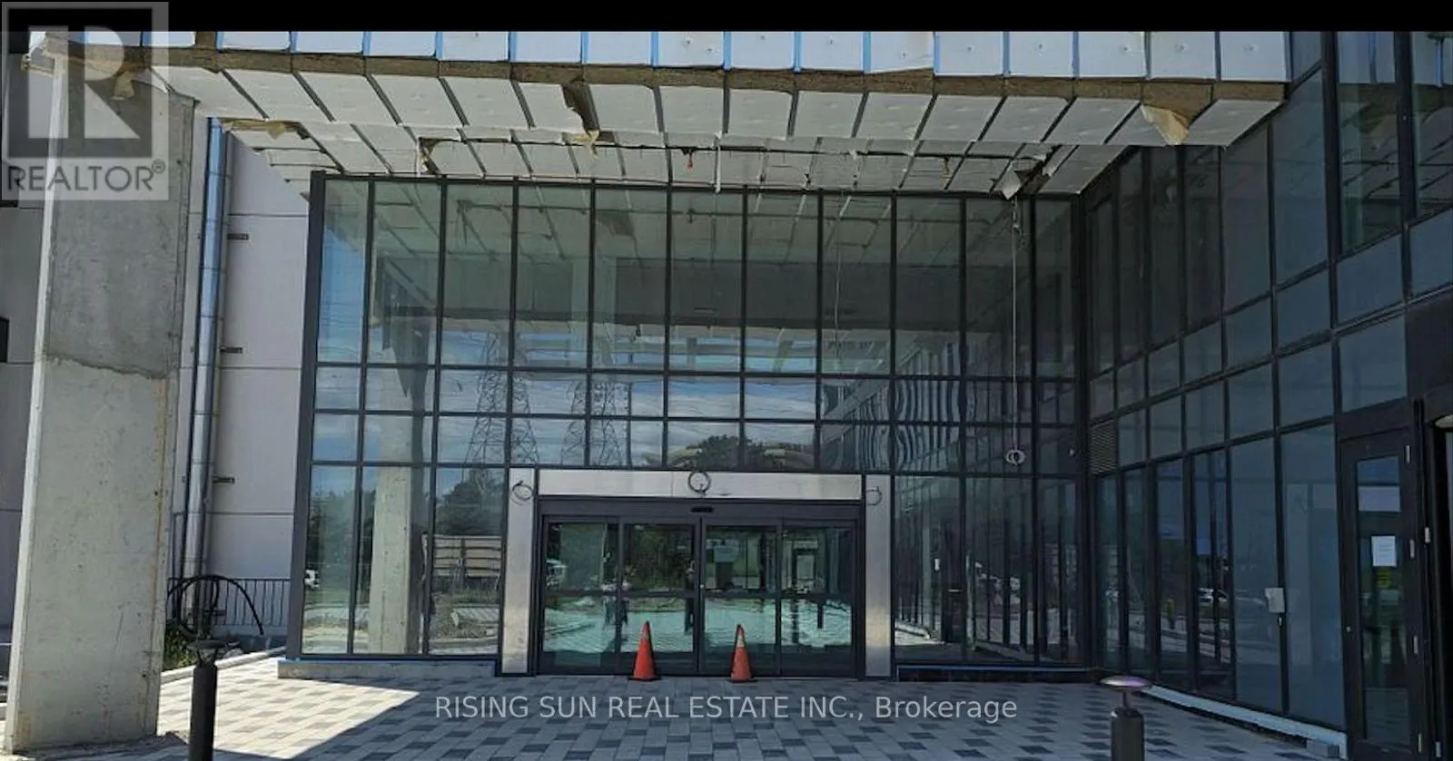 120 & 121 - 600 DIXON ROAD