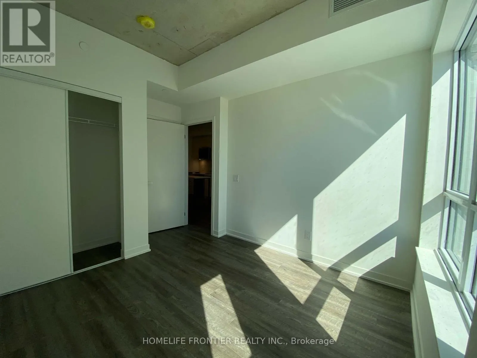 412 - 1808 ST. CLAIR AVENUE W