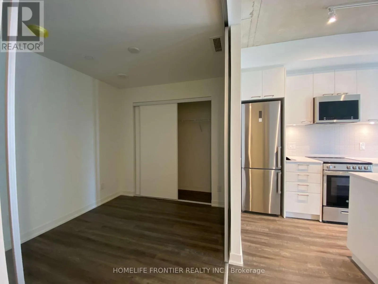 412 - 1808 ST. CLAIR AVENUE W