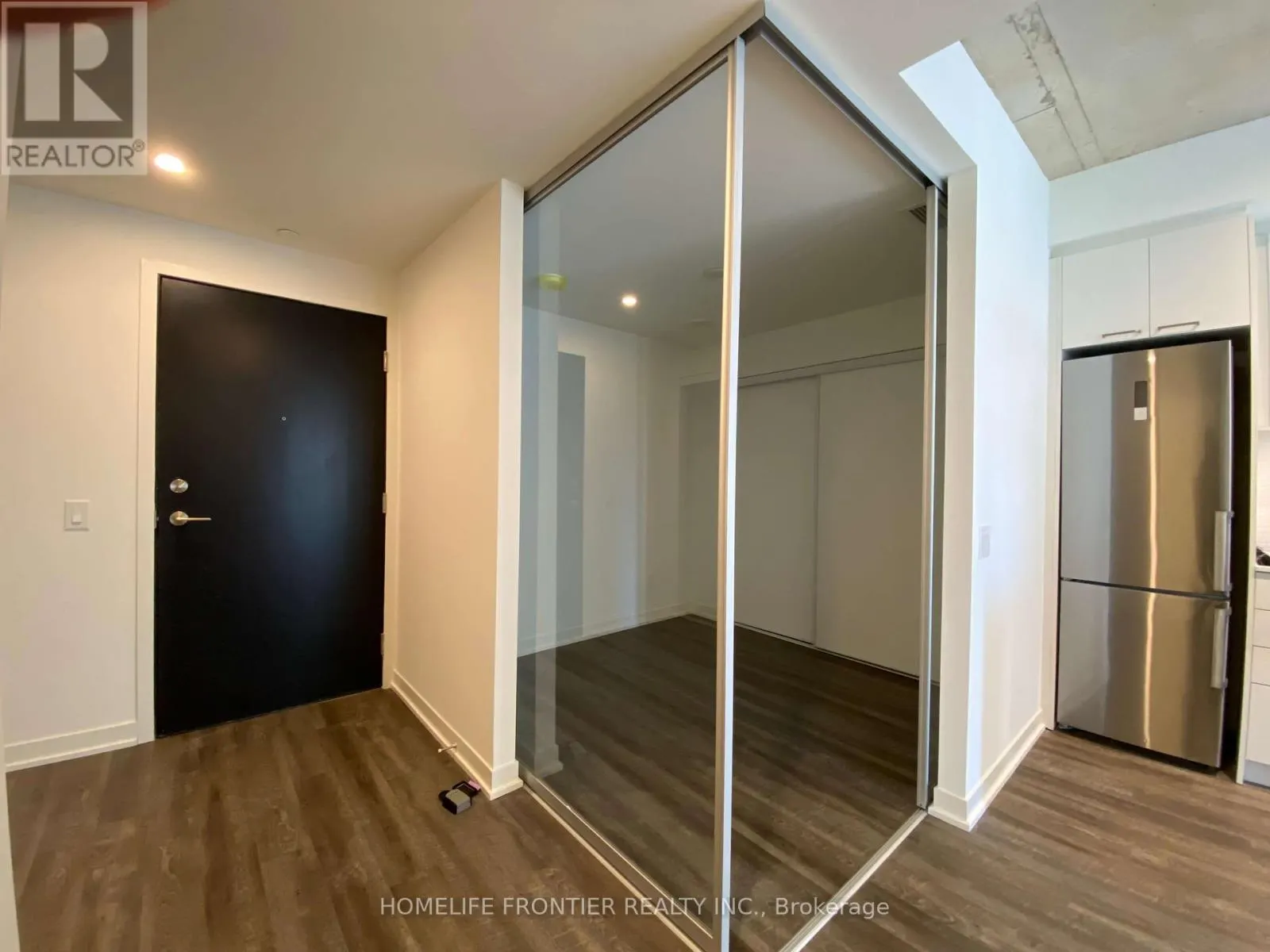 412 - 1808 ST. CLAIR AVENUE W