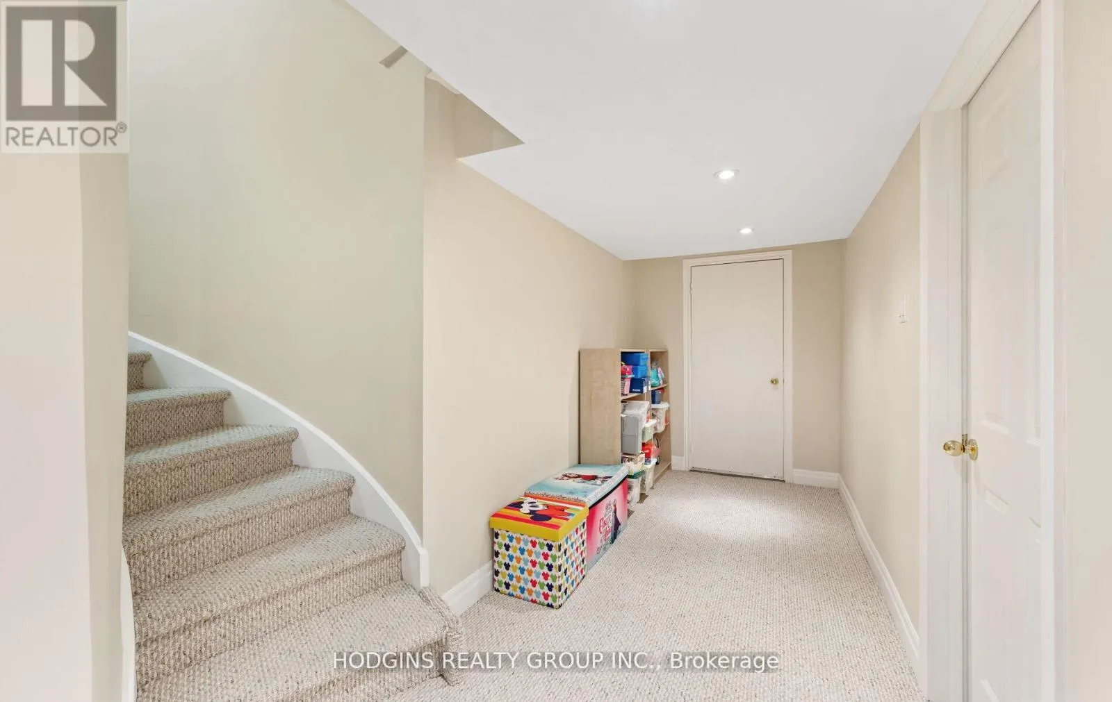 1376 AVON DRIVE