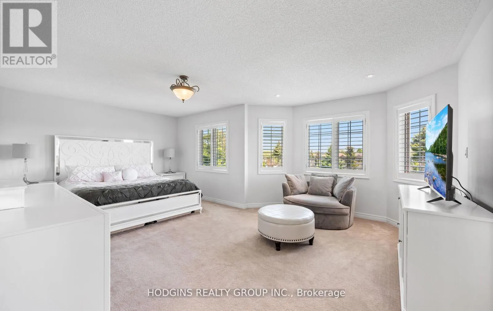 1376 AVON DRIVE