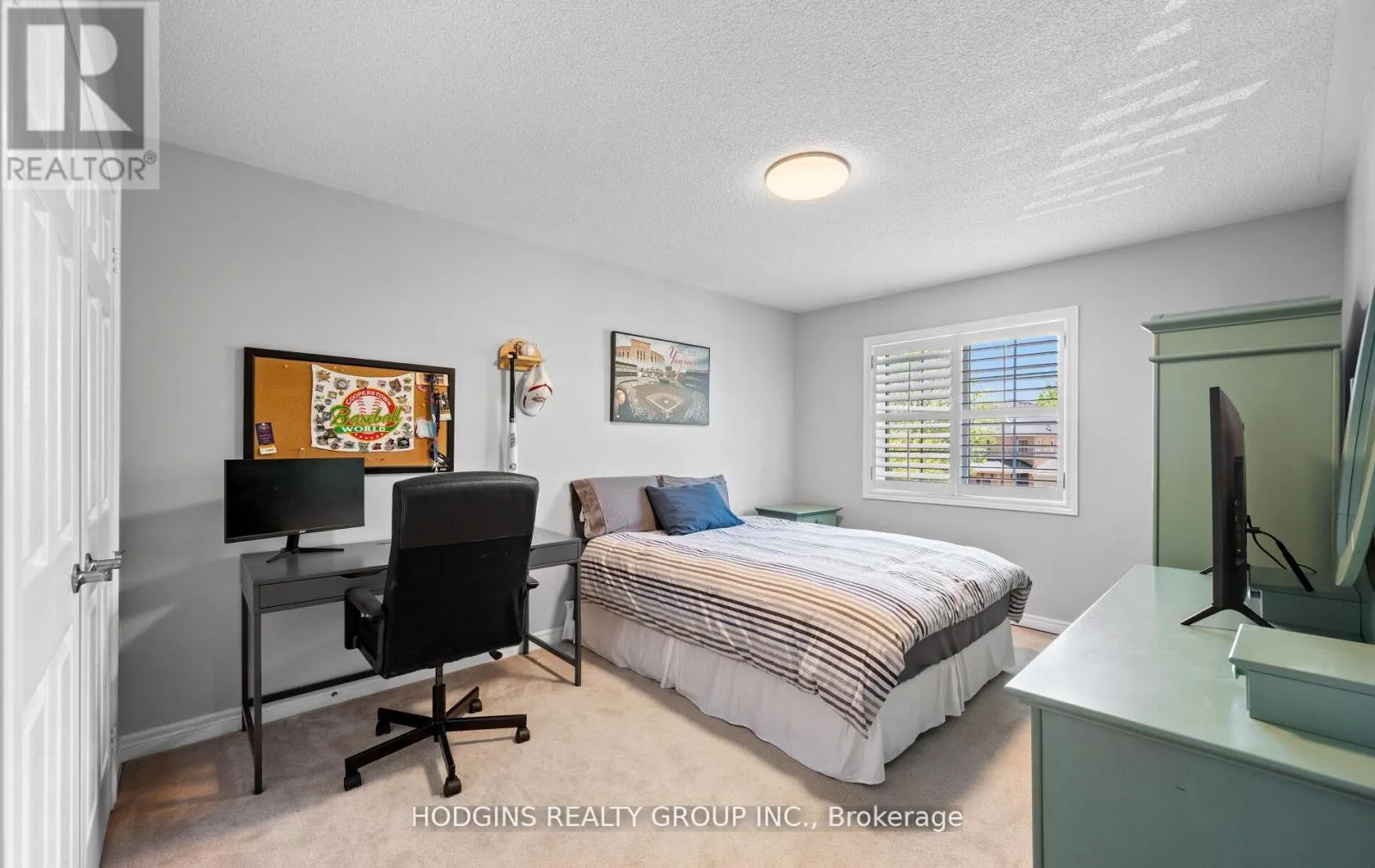 1376 AVON DRIVE