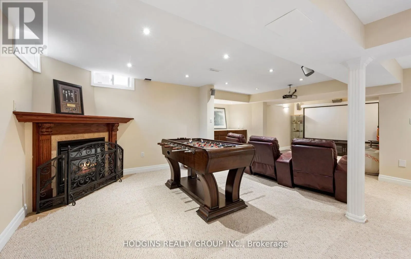 1376 AVON DRIVE