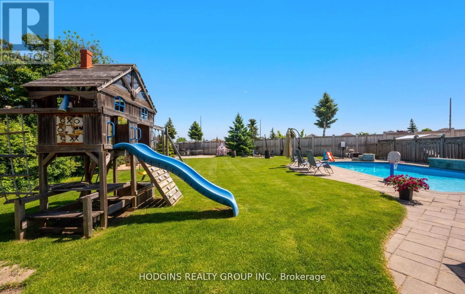 1376 AVON DRIVE