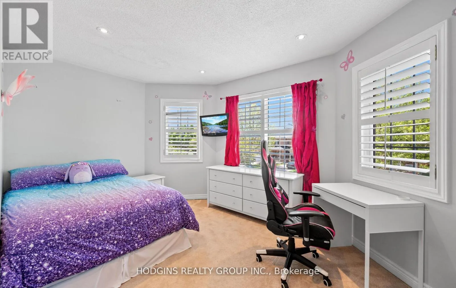 1376 AVON DRIVE