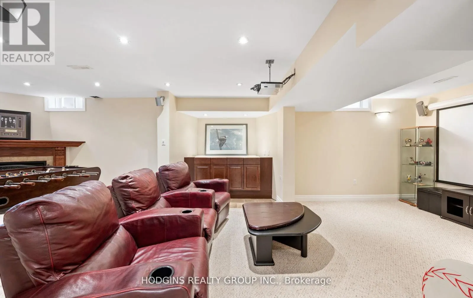 1376 AVON DRIVE