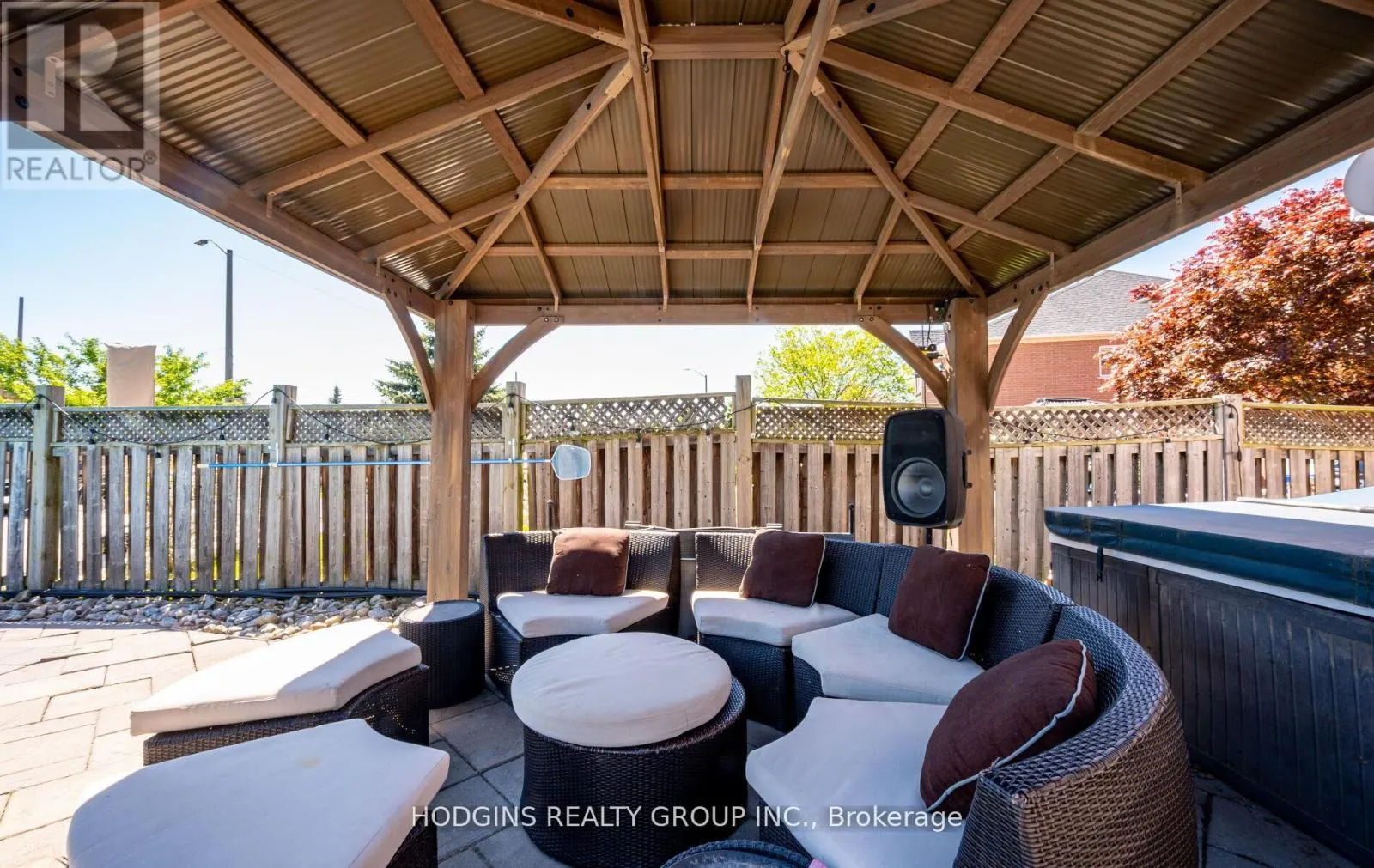 1376 AVON DRIVE