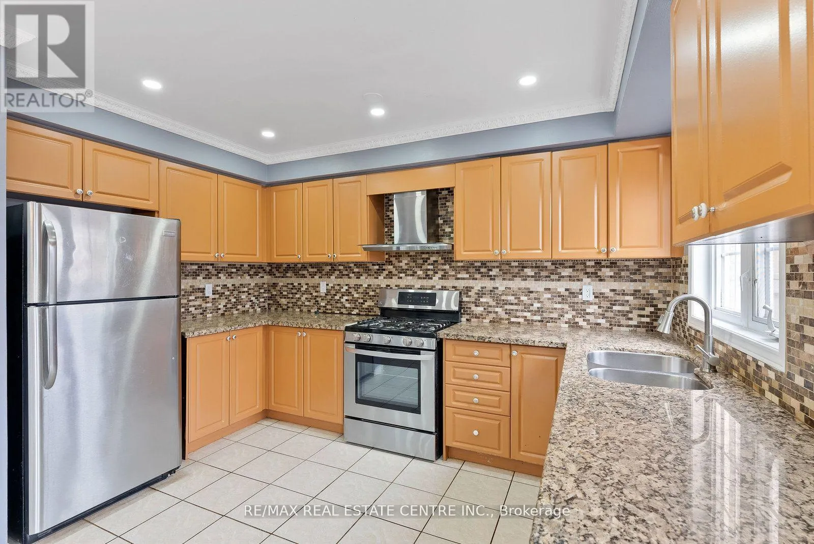 UPPER - 5382 LONGHOUSE CRESCENT