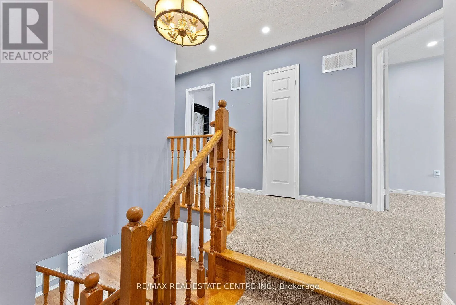 UPPER - 5382 LONGHOUSE CRESCENT