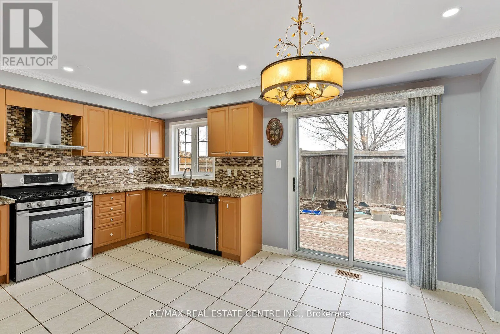 UPPER - 5382 LONGHOUSE CRESCENT