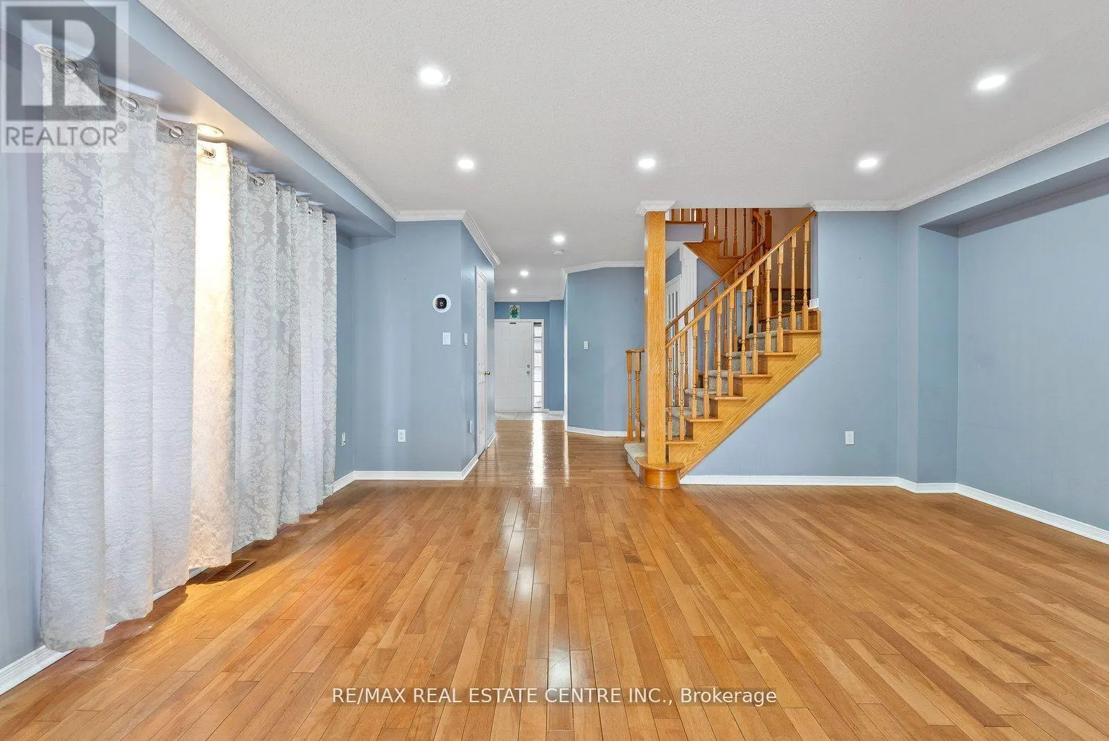 UPPER - 5382 LONGHOUSE CRESCENT
