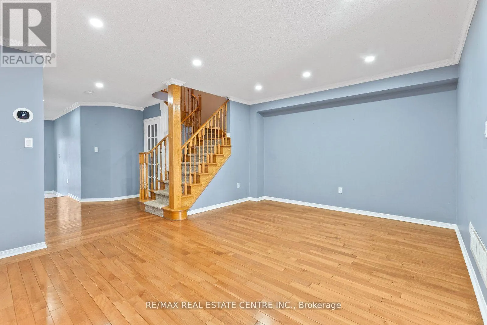 UPPER - 5382 LONGHOUSE CRESCENT