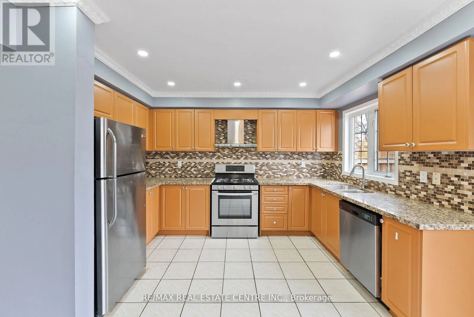 UPPER - 5382 LONGHOUSE CRESCENT