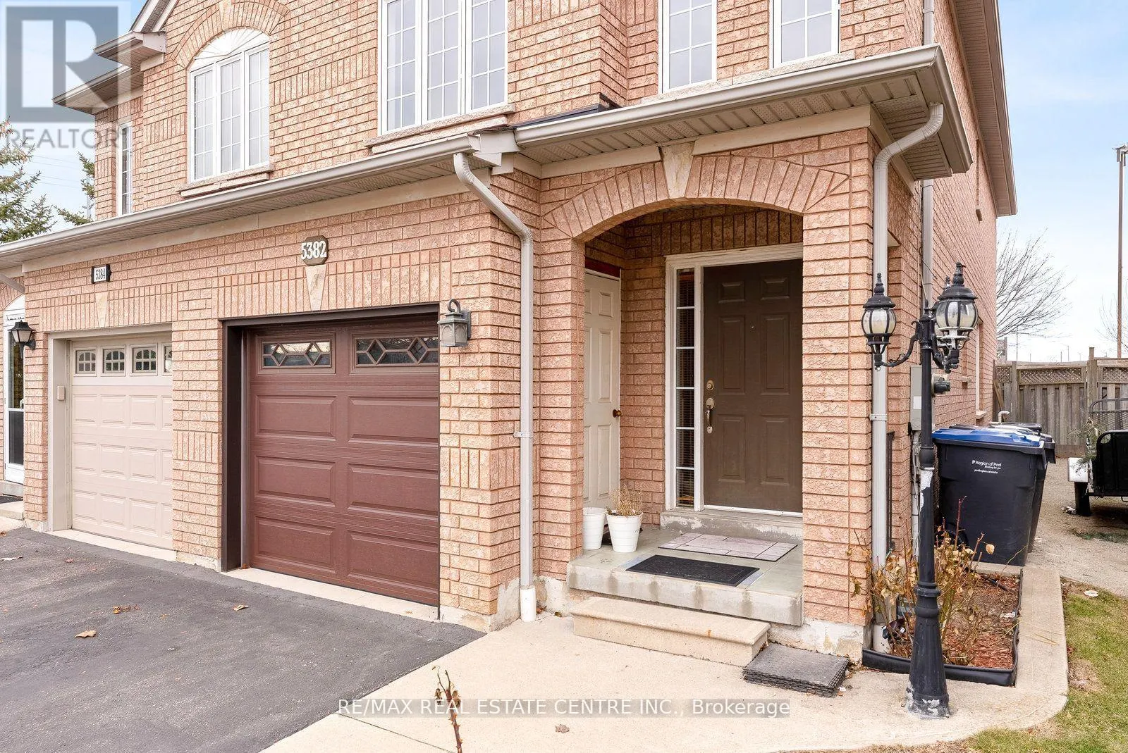 UPPER - 5382 LONGHOUSE CRESCENT