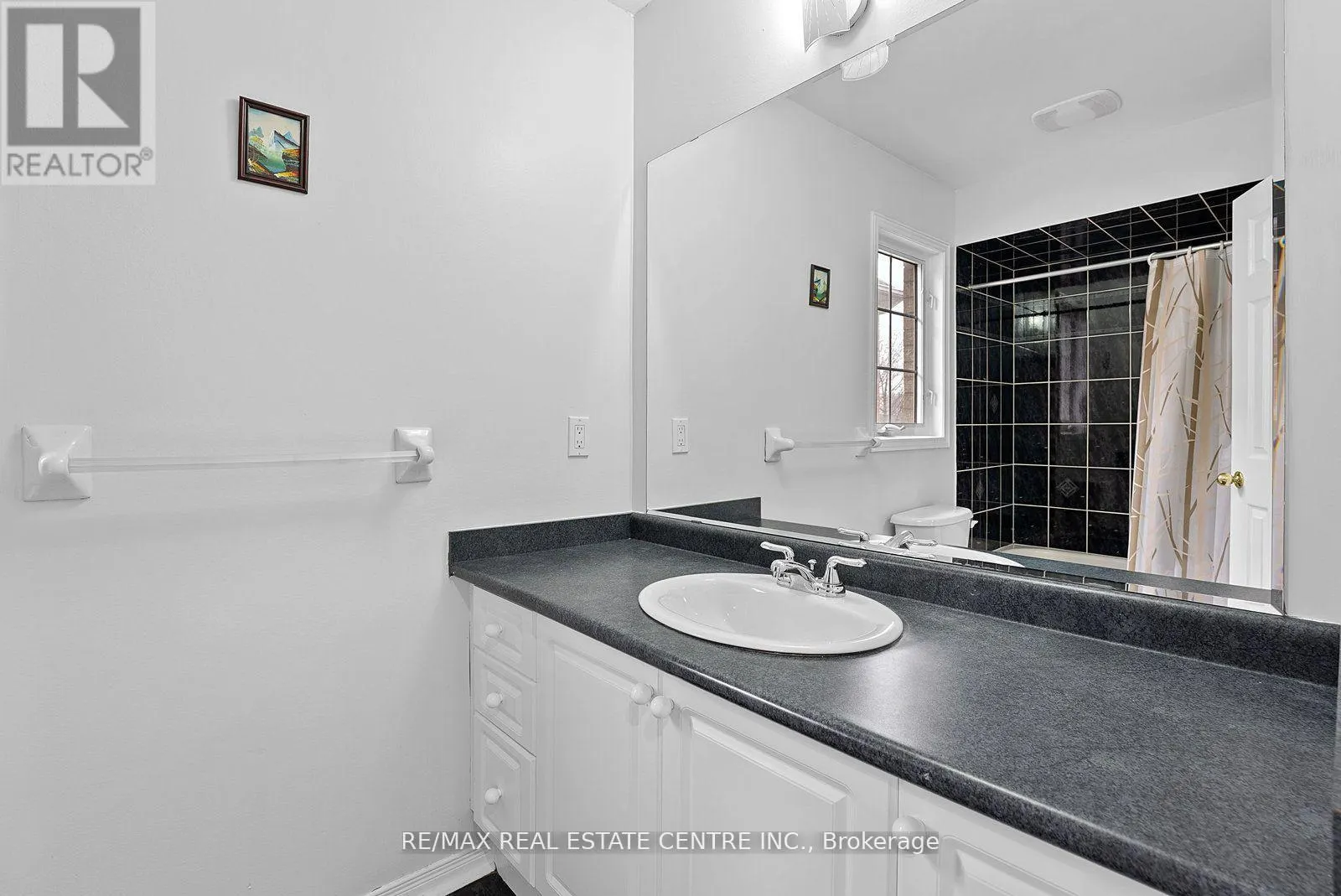 UPPER - 5382 LONGHOUSE CRESCENT