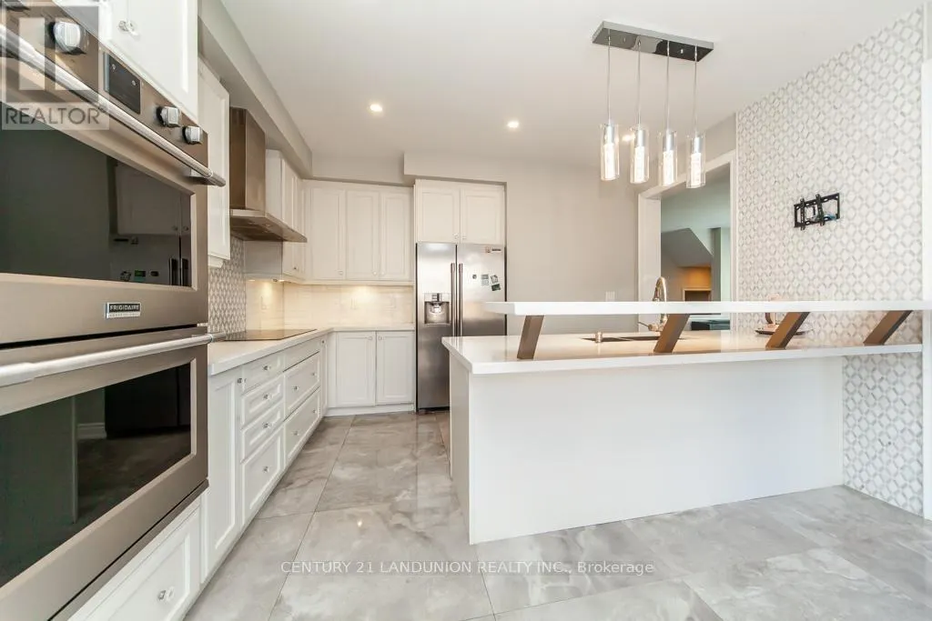 70 PRAIRIE CREEK CRESCENT