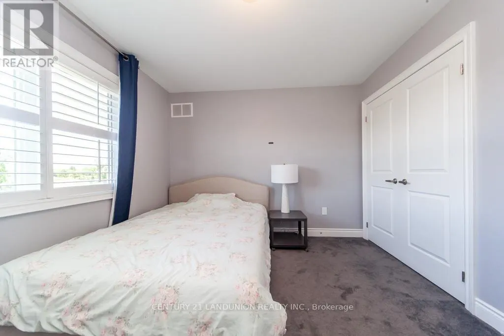 70 PRAIRIE CREEK CRESCENT