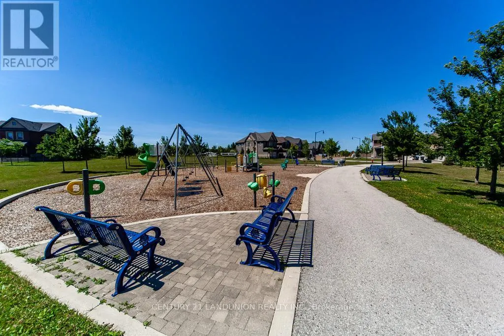 70 PRAIRIE CREEK CRESCENT