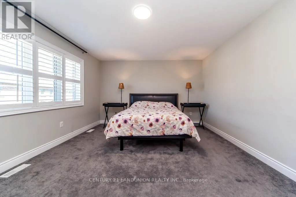 70 PRAIRIE CREEK CRESCENT