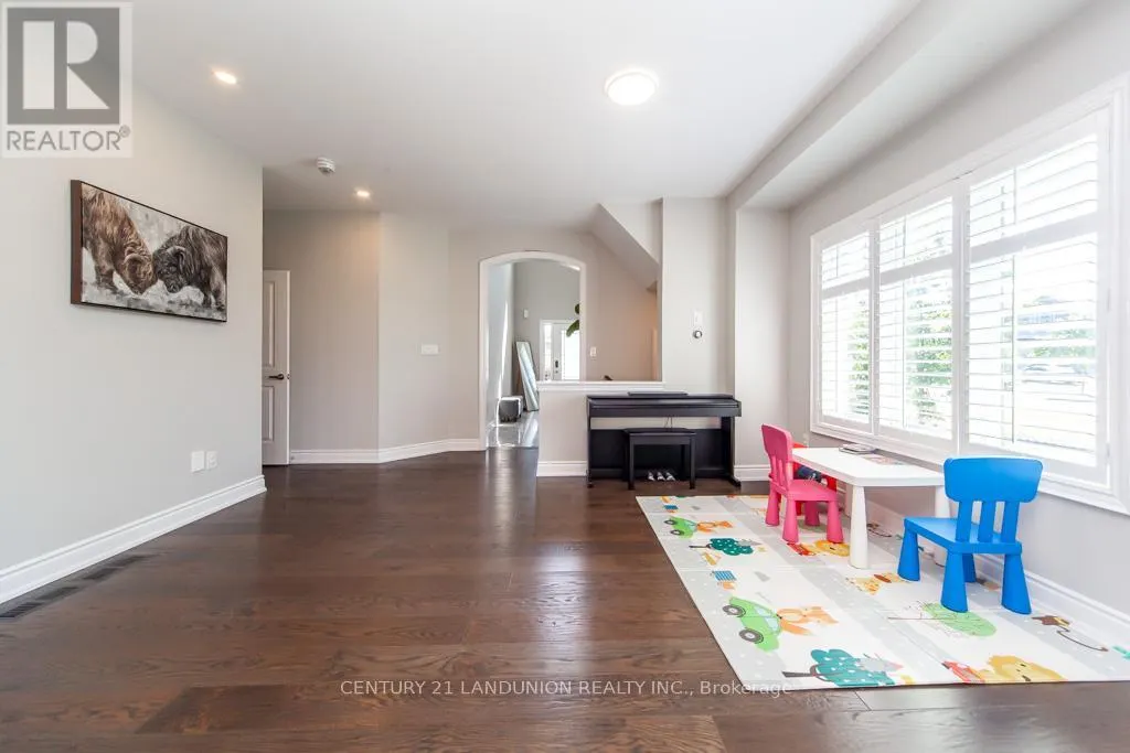 70 PRAIRIE CREEK CRESCENT