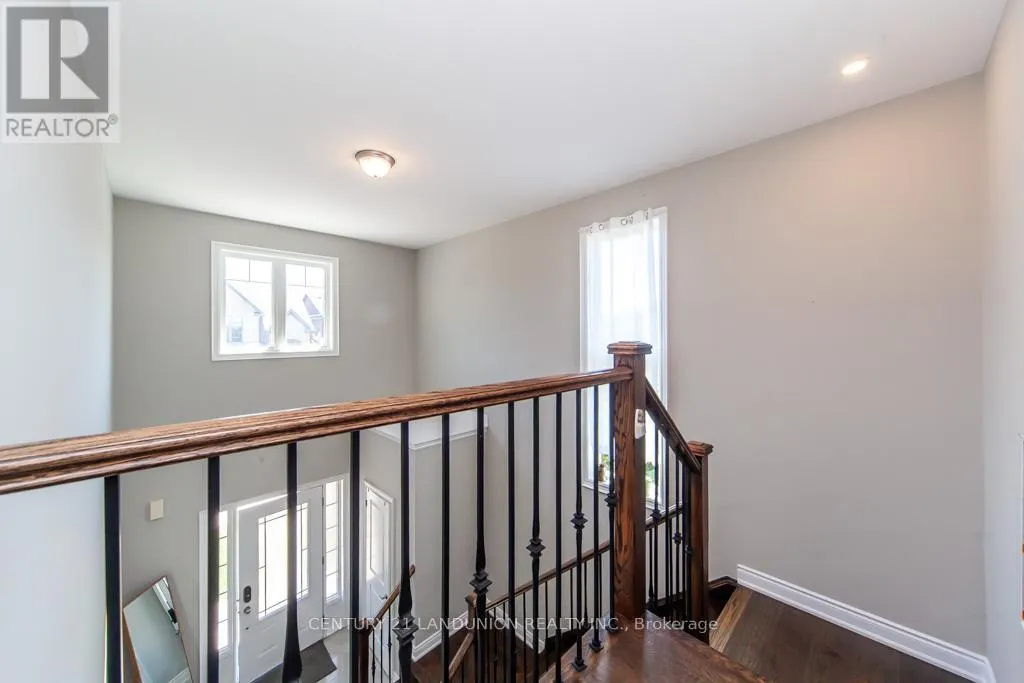 70 PRAIRIE CREEK CRESCENT