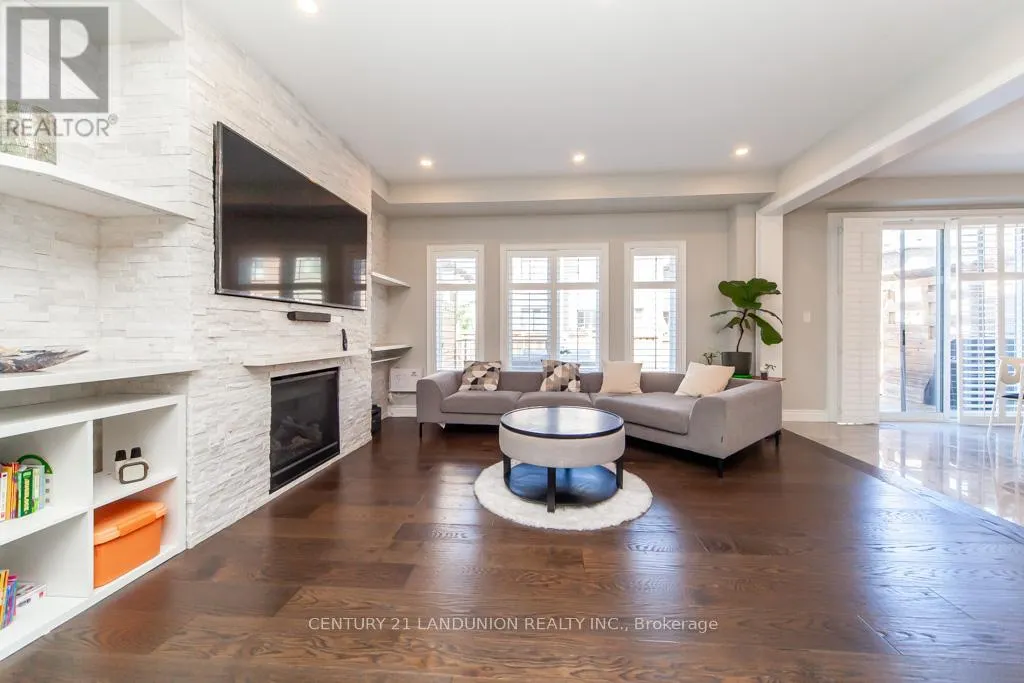 70 PRAIRIE CREEK CRESCENT