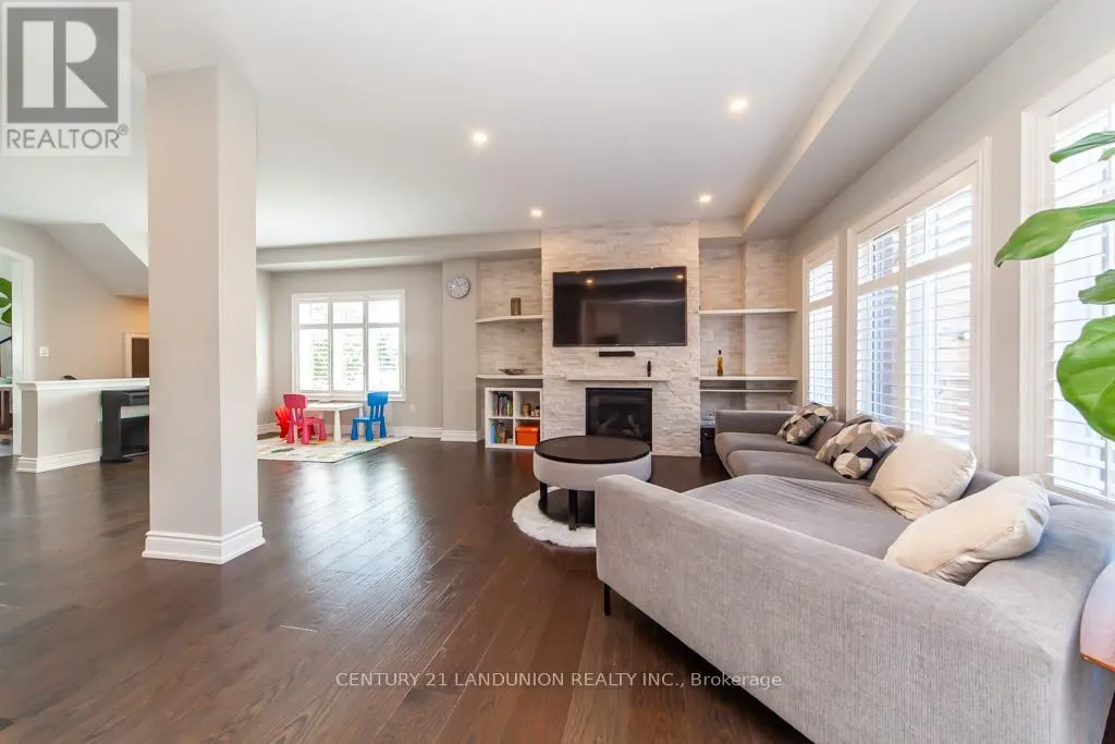 70 PRAIRIE CREEK CRESCENT